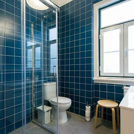 Rato By Hill Apartment