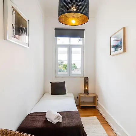 Rato By Hill Apartment *